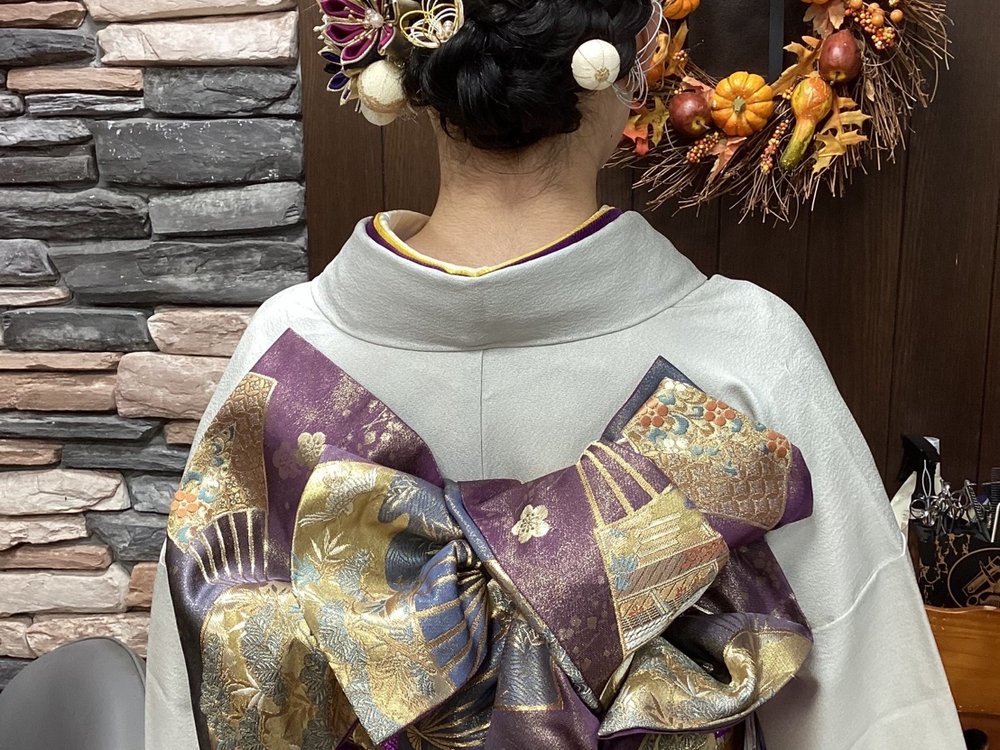 着物の着付けの作例（結い上げたヘアスタイル）